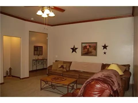 6913 Lewis Ln, Tuttle, OK 73089 photo 3