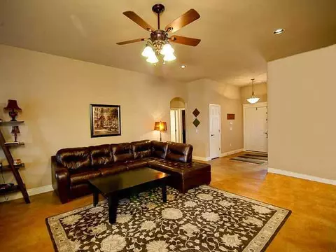 1805 Riviera Dr, Tuttle, OK 73089 photo 3
