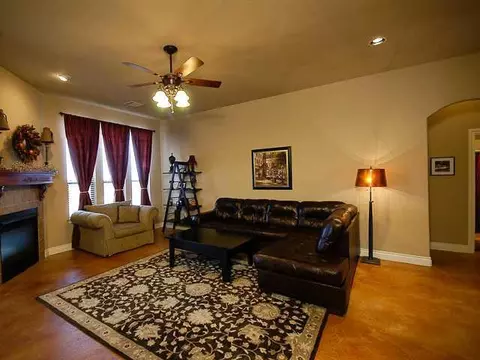 1805 Riviera Dr, Tuttle, OK 73089 photo 2
