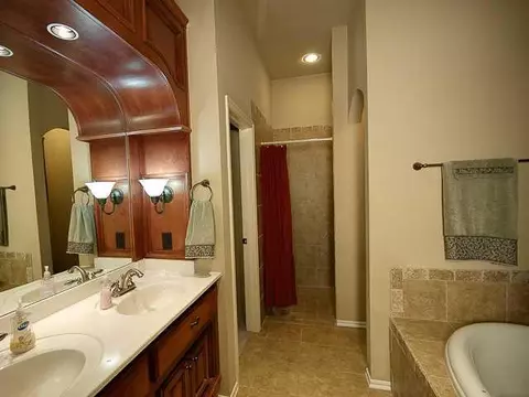 1805 Riviera Dr, Tuttle, OK 73089 photo 12