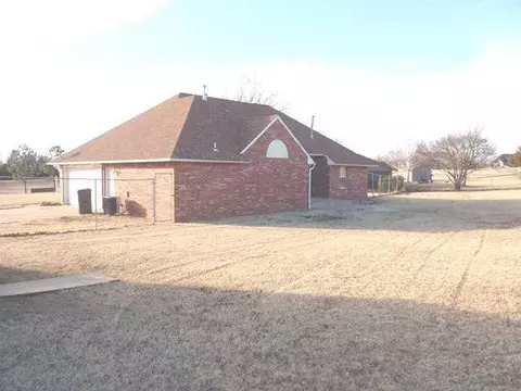 4 Circle Dr, Guthrie, OK 73044 photo 2