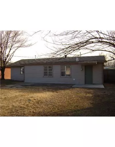 703 Terry Dr, Norman, OK 73069 photo 2