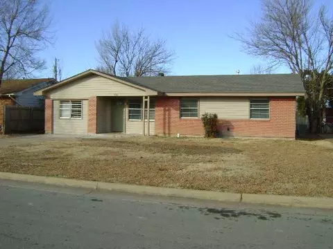 703 Terry Dr, Norman, OK 73069 photo 1