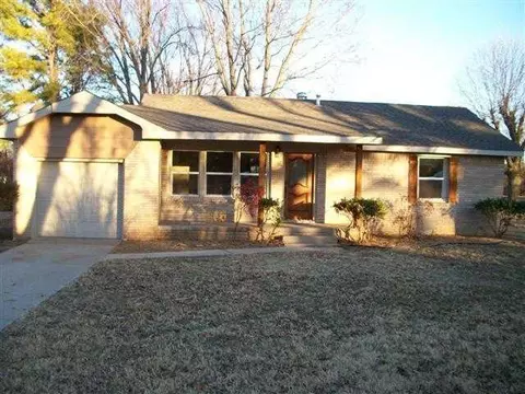 2116 Maxey Dr, Harrah, OK 73045 photo 1
