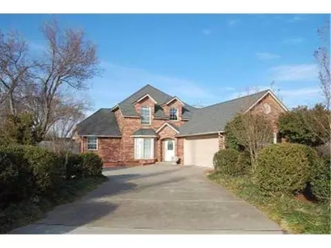 2325 E Robinson St, Norman, OK 73071 photo 1