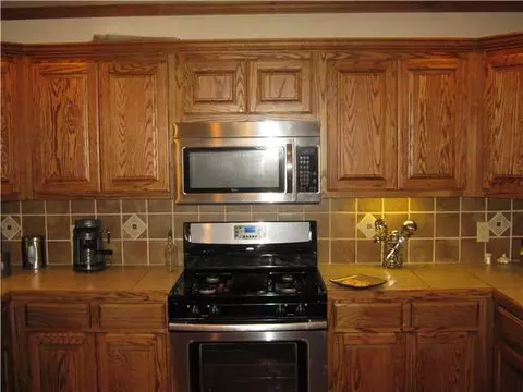 1805 E Perkins Ave, Guthrie, OK 73044 photo 4