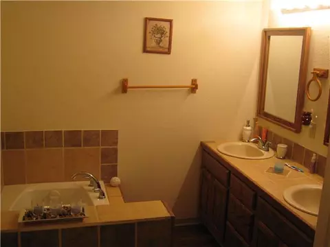 1805 E Perkins Ave, Guthrie, OK 73044 photo 10