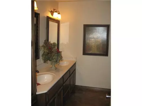 4609 Pikeys Trl, Tuttle, OK 73089 photo 9