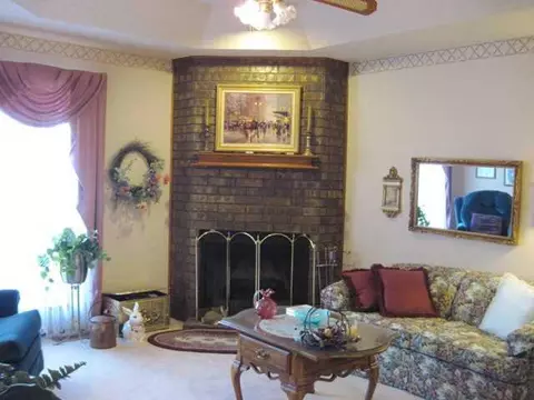 2108 Meench Dr, Moore, OK 73170 photo 2