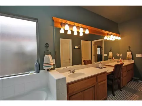 2100 Cedar Pointe Cir, Edmond, OK 73003 photo 11