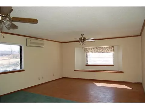 771 Ranchwood Dr, Tuttle, OK 73089 photo 8