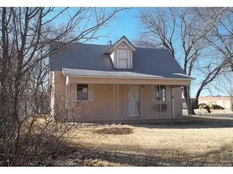 301 S Oak Ave, Erick, OK 73645 photo 1