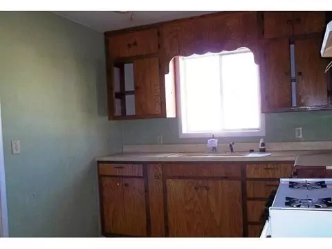 301 S Oak Ave, Erick, OK 73645 photo 4