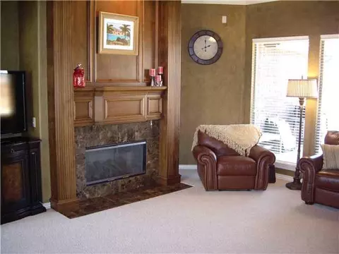155 Evermay Dr, Edmond, OK 73013 photo 2