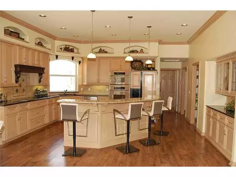 504 W Waterfront Dr, Tuttle, OK 73089 photo 8