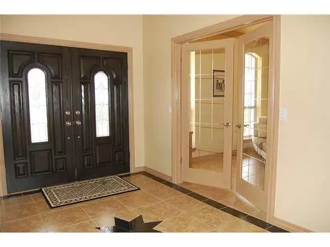504 W Waterfront Dr, Tuttle, OK 73089 photo 3