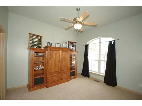 504 W Waterfront Dr, Tuttle, OK 73089 photo 16
