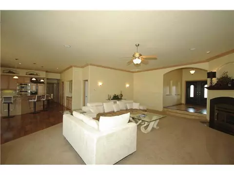 504 W Waterfront Dr, Tuttle, OK 73089 photo 6