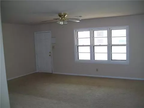 902 E Noble Ave, Guthrie, OK 73044 photo 3