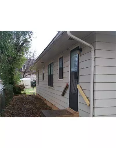 902 E Noble Ave, Guthrie, OK 73044 photo 2