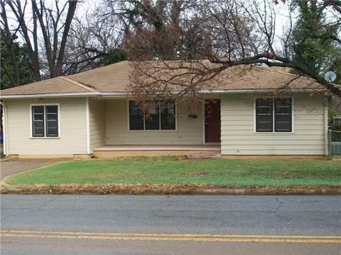 902 E Noble Ave, Guthrie, OK 73044 photo 1