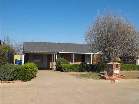 218 E Orbit Dr, Guthrie, OK 73044 photo 1