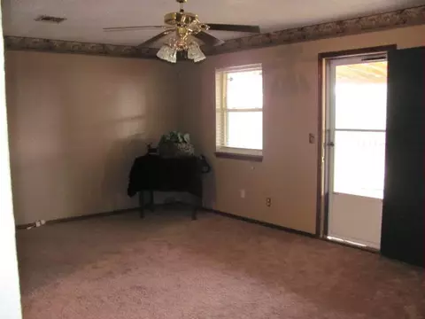 218 E Orbit Dr, Guthrie, OK 73044 photo 8