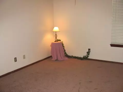 218 E Orbit Dr, Guthrie, OK 73044 photo 7