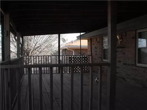 218 E Orbit Dr, Guthrie, OK 73044 photo 2