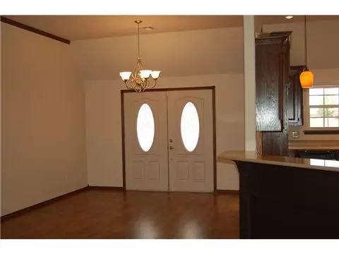 971 Sunflower Dr, Tuttle, OK 73089 photo 3