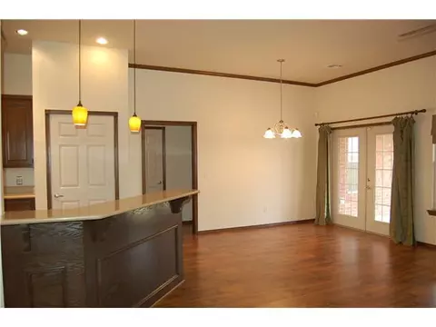 971 Sunflower Dr, Tuttle, OK 73089 photo 4