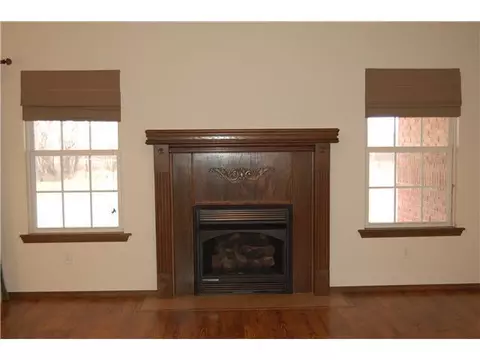 971 Sunflower Dr, Tuttle, OK 73089 photo 2