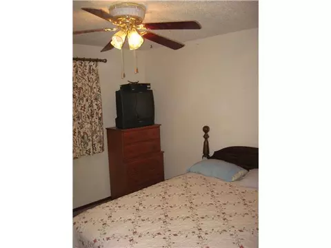 750 E Suera Ter, Mustang, OK 73064 photo 4