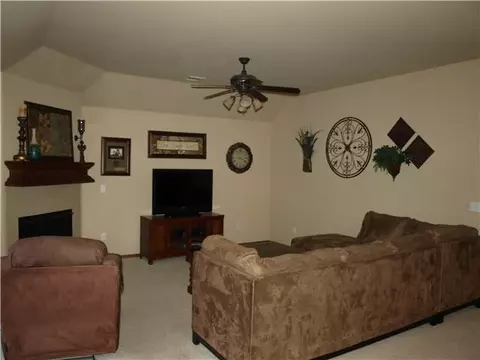 1105 Ella Dr, Tuttle, OK 73089 photo 2