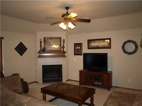 1105 Ella Dr, Tuttle, OK 73089 photo 3