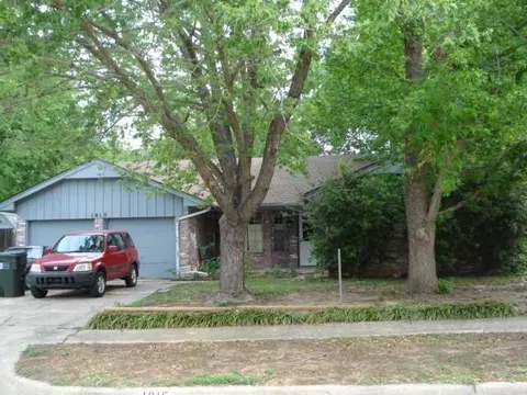 1815 Elmhurst Dr, Norman, OK 73071 photo 1