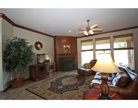 107 Ashley Cir, Tuttle, OK 73089 photo 4