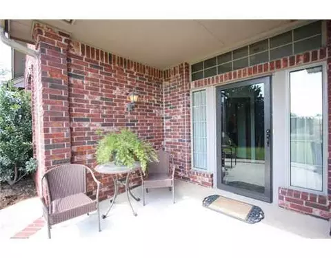 107 Ashley Cir, Tuttle, OK 73089 photo 2