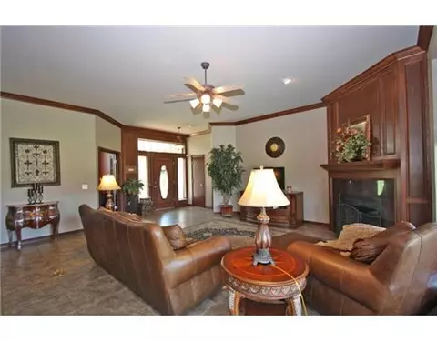 107 Ashley Cir, Tuttle, OK 73089 photo 5