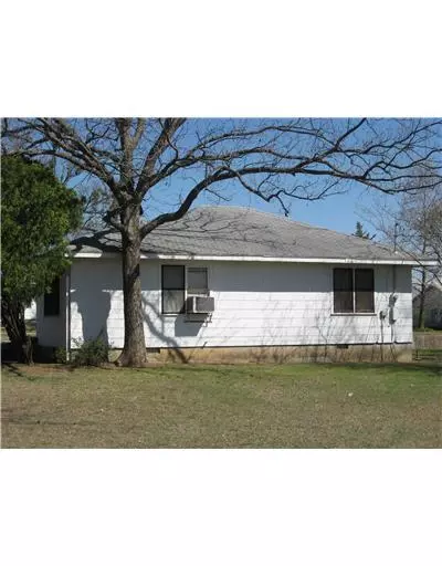 605 6th St, Prague, OK 74864 photo 2
