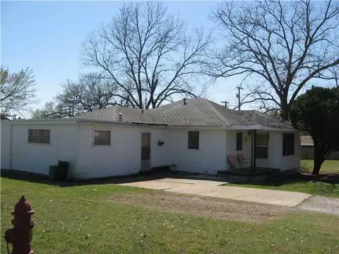 605 6th St, Prague, OK 74864 photo 1