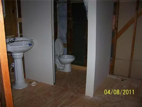104 E Oak, Tuttle, OK 73089 photo 6
