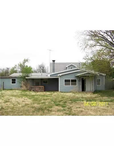 104 E Oak, Tuttle, OK 73089 photo 2