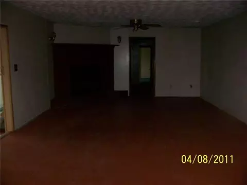104 E Oak, Tuttle, OK 73089 photo 4