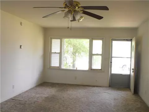 616 E Washington St, Tecumseh, OK 74873 photo 2