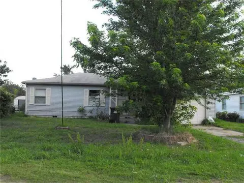 616 E Washington St, Tecumseh, OK 74873 photo 1