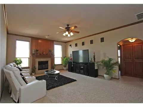 1205 Riata Rd, Tuttle, OK 73089 photo 4