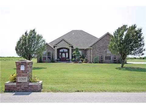 1205 Riata Rd, Tuttle, OK 73089 photo 1