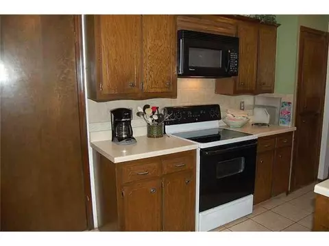 806 Jay, Noble, OK 73068 photo 3