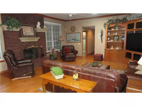 1811 N Sara Rd, Tuttle, OK 73089 photo 2
